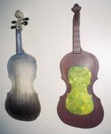 Výstava Na housličkách malované začala letošní pouť v Západoslovenském muzeu v Trnavě. Na záběru jsou díla Blanky Votavové Tichá melodie (vlevo) a Květy Fulierové Moje housle.